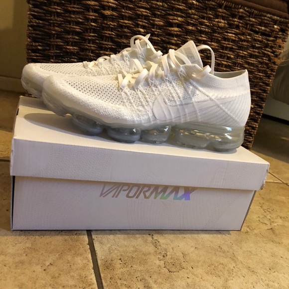 nike vapormax white christmas